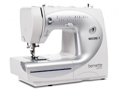 Máquina de coser portátil mecánica serie 'Moscow 7