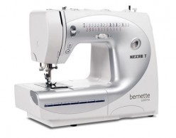 Máquina de coser portátil mecánica serie 'Moscow 7